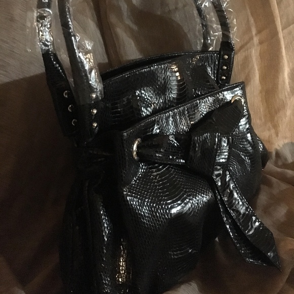 👜BeautiControl Purse - Picture 3 of 7